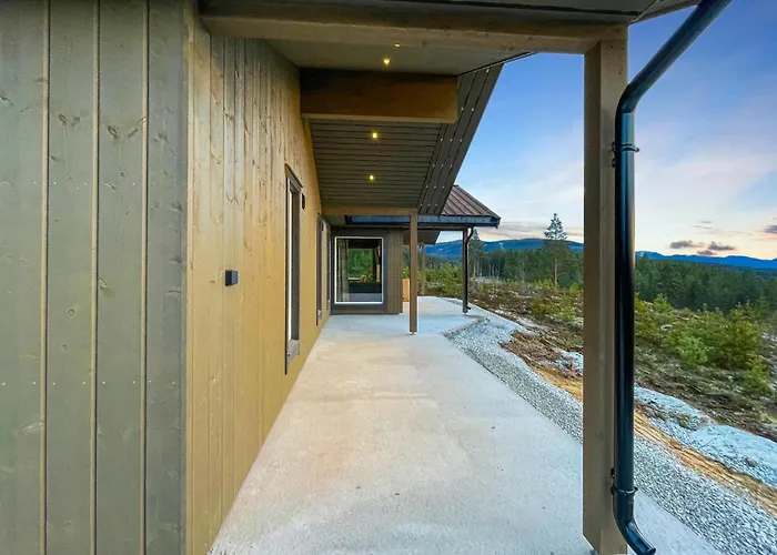4 Bedroom Gorgeous In Holiday home